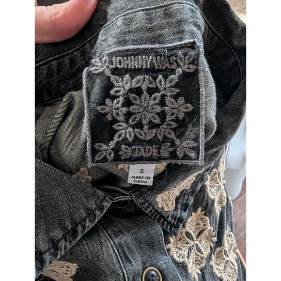 Johnny Was Nichelle Embroidered Black Denim Button-Down Blouse Shirt, Small - Picture 7 of 8